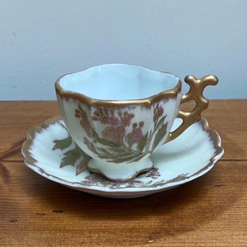 Beautiful Vintage Tea Cup and Saucer